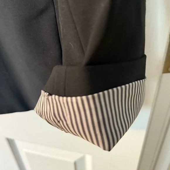 Women's Black Blazer by Banana Republic - Picture 3 of 6